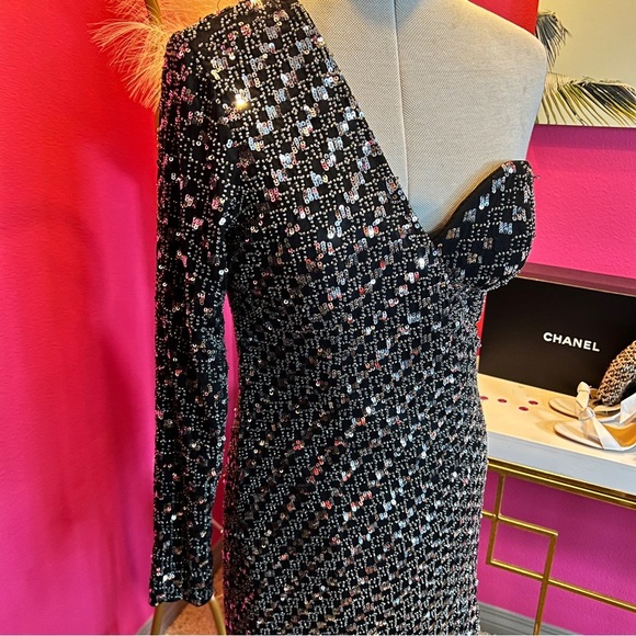 NWT NBD x REVOLVE Sequin One Shoulder Asymmetrical Dress - Picture 5 of 11